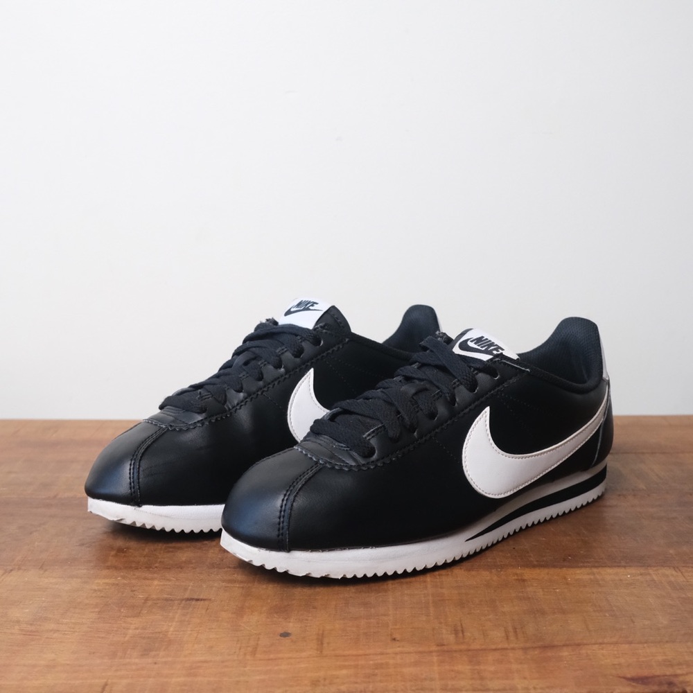 Nike Women's Classic Cortez Leather Shoe 'Black White' - Size 8.5